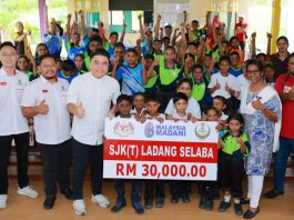 செலாபாக் தோட்டத் தமிழ்ப்பள்ளிக்கு 150,000 ரிங்கிட் மானியம்