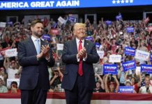 ஜனநாயகத்தைக் காக்க குண்டடிபட்டேன்; பிரச்சாரத்தில் முழங்கும் டிரம்ப்