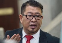 பாஸ் கட்சியில் இணைந்த அம்னோ சட்டமன்ற உறுப்பினர்