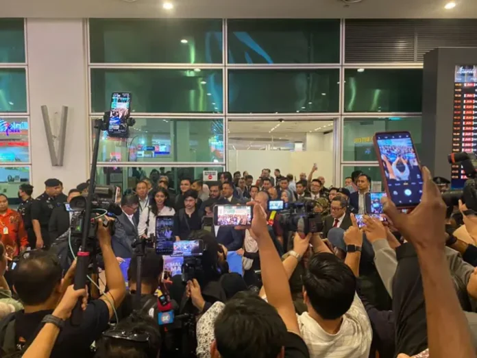 மலேசிய மாணவர்கள்