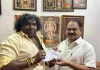 நலிந்த நடிகர்களுக்காக நிதியுதவி வழங்கிய யோகி பாபு