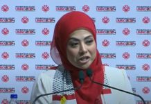 அம்னோ பொதுக்கூட்டத்தில் நஜிப் குறித்து பேசியபோது கண்ணீர் விட்ட ஜாஹிட் மகள்