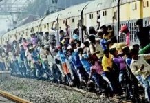 கடந்த 20 ஆண்டுகளாக மும்பை புறநகர் ரயிலில் தினசரி 7 பேர் உயிரிழக்கும் பரிதாபம்