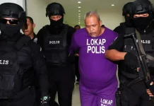 Lelaki didakwa bunuh ibu bapa, anak saudara