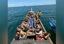 Bot kayu rosak lapan hari di laut – 30 PATI dicekup