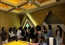 கேளிக்கை விடுதிகளில் சோதனை: 53 சட்டவிரோத குடியேறிகள் கைது