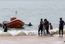 செனகல்: அகதிகள் படகு கடலில் கவிழ்ந்து விபத்து – 26 பேர் பலி