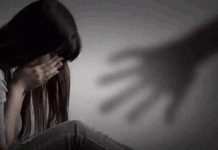 பள்ளி முடிந்து வீடு திரும்பிய சிறுமிக்கு பாலியல் தொல்லை.. அடித்து கால்வாயில் வீசிய கொடூரம்