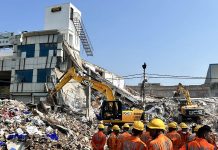 லக்னோ கட்டிட விபத்து. 8 பேர் பலி