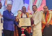 மஇகா பேரவையில் இருவருக்கு மனித நேய விருது