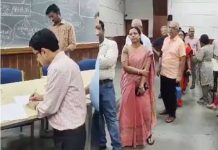 அரசு டாக்டர்கள் 50 பேர் ராஜினாமா; மம்தாவுக்கு அதிகரிக்கும் தலைவலி