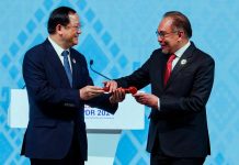 ஆசியான் தலைமைப் பொறுப்பை லாவோஸிடமிருந்து மலேசியா ஏற்றுக் கொண்டது