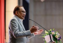 GST-யை மீண்டும் அமல்படுத்த கால அவகாசம் தேவை என்கிறார் பிரதமர்