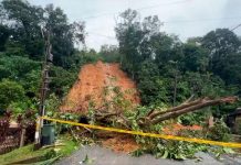 கனமழை; தாமான் மலாவதி குடியிருப்புப் பகுதியில் நிலச்சரிவு