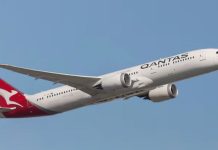 விமானத்தில் ஒளிபரப்பான ஆபாச படம்: பயணிகள் அதிர்ச்சி