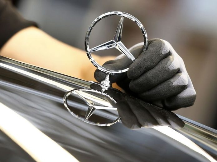 Stock---Mercedes-Benz_185540db15c_large