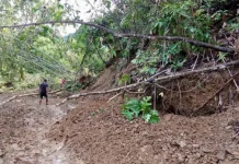 Lebih 1,000 Orang Asli Gua Musang putus hubungan akibat tanah runtuh