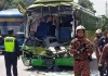 சுற்றுலா பேருந்து டிரெய்லர் லோரி மீது மோதியதில் 11 ஜப்பானிய சுற்றுலாப் பயணிகள் உள்ளிட்ட 13 பேர் காயம்