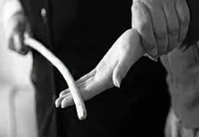 திரெங்கானுவில் பெண்ணுடன் முறையற்ற உறவு: ஆடவருக்கு பள்ளிவாசலில் அனைவர் முன் பிரம்படி