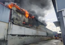 Tiga kilang proses makanan terbakar