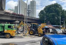 DBKL roboh 17 premis penjaja haram PPR Jalan Jelatek