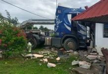 Pondok pengawal dirempuh lori