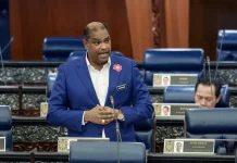 இந்திய சமூக விவகாரங்கள் தொடர்பான பிரச்சினைகளுக்கு நாடாளுமன்றத்தில் பதிலளிக்க ரமணனுக்கு அதிகாரம் வழங்கப்பட்டுள்ளது