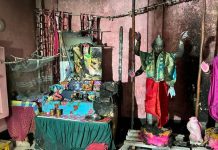 வங்காளதேசத்தில் இந்து கோவில் மீது தாக்குதல்; சிலைகள் தீயில் எரிந்து சேதம்