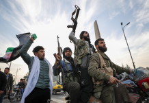 சிரியாவில் ஆசாத் குடும்பத்தின் 50 ஆண்டு கால ஆட்சி முடிவுக்கு வந்தது.. கிளர்ச்சியாளர்கள் கொண்டாட்டம்