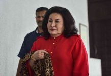 Rosmah bebas 17 tuduhan ubah wang haram, elak cukai