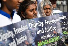 வங்காளதேசில் கோவிலைச் சேதப்படுத்திய நான்கு ஆடவர்கள் கைது