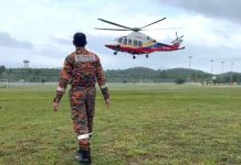 Bomba hantar bekalan makanan ke tempat melanda banjir
