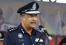 திருமணமான பெண்ணுடன் காதல்; பதின்ம வயது சிறுவன் படுகொலை