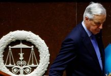 அரசுக்கு எதிரான நம்பிக்கையில்லாத் தீர்மானம்: கவிழ்ந்தது பிரெஞ்சு அரசாங்கம்