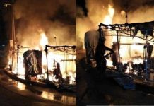 Deretan gerai Plaza TAR terbakar
