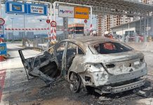 Mercedes Benz 450 terbakar di Wangsa Maju