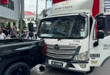 Terkena serangan jantung – Pemandu lori rempuh 3 kenderaan