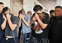 வழக்கறிஞரை தாக்கியதாக மூவர் மீது குற்றச்சாட்டு