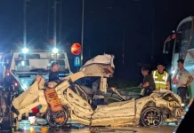 இரு கார்கள் மோதிய விபத்தில் இரு ஆடவர்கள் பலி