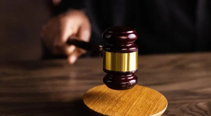 சட்டவிரோத பணிநீக்க வழக்கில் முன்னாள் ஏர் ஆசியா விமானிக்கு RM147,400 வழங்கப்பட்டது