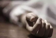 வாத்துக்கறி, மது குடித்து புத்தாண்டு கொண்டாட்டத்தில் மடியில் இருந்து விழுந்து வாலிபர் பலி