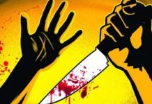 மூத்த சகோதரி மீது அதிக பாசம்.. வயதான தாயை சமையலறை கத்தியால் குத்திக் கொன்ற இளைய மகள்