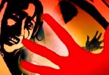 பேருந்துக்காக காத்திருந்த பெண் கூட்டுப் பாலியல் வன்கொடுமை.. பெங்களூரில் அதிர்ச்சி