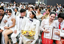 தாய்லாந்தில் ஓரினச்சேர்க்கையாளர்கள் திருமண சட்டம் அமல் – ஒரே நாளில் நூற்றுக்கணக்கான ஜோடிகள் திருமணம்