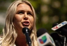 சட்டவிரோதமாக குடியேறியவர்களை கைது செய்து ராணுவ விமானம் மூலம் வெளியேற்றிய அமெரிக்கா