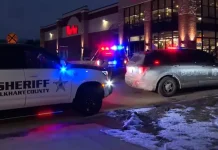 அமெரிக்காவில் வணிக வளாகத்தில் துப்பாக்கி சூடு- 2 பேர் உயிரிழப்பு