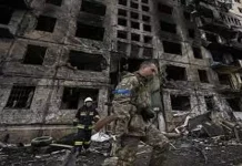 உக்ரைனில் அடுக்குமாடி கட்டிடத்தில் ரஷியா டிரோன் தாக்குதல்: 4 பேர் பலி