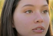 தாயின் ரூ.1.2 கோடி நகையை ரூ.700-க்கு விற்ற இளம்பெண்