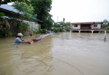 Banjir di Sarawak bertambah buruk