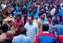 பிரதமருக்கு ஆதரவளிக்கும் இந்தியர்களின் பிரச்சினைகளை நிவர்த்தி செய்வீர்: ராயர்